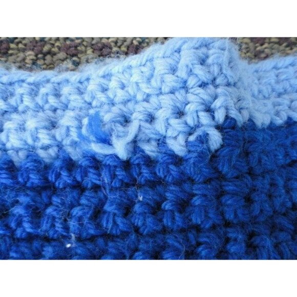 Vtg Very Large Handmade Crocheted Bedspread Afghan Blues Green White Square - Picture 6 of 10